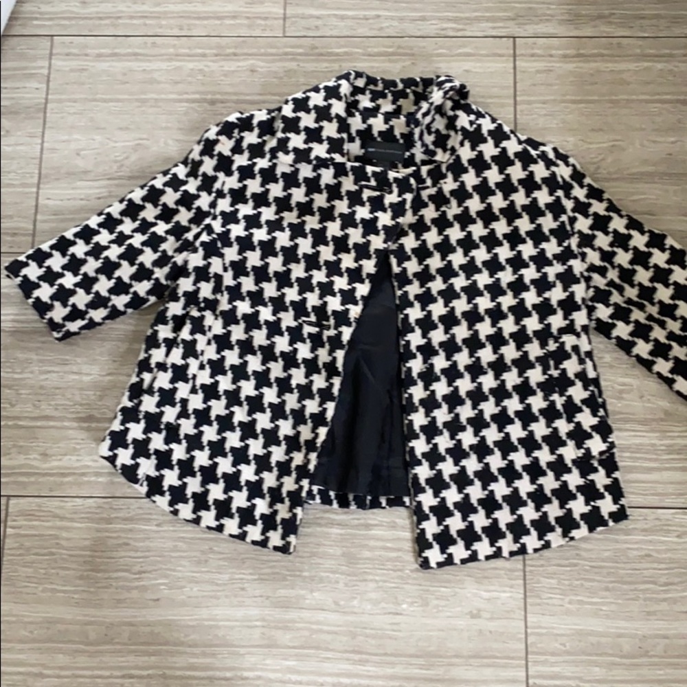 Cute black-and-white barely used jacket!!!!